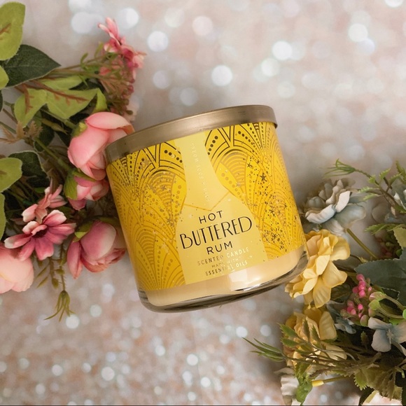 Bath and body works bbw candle hot buttered rum